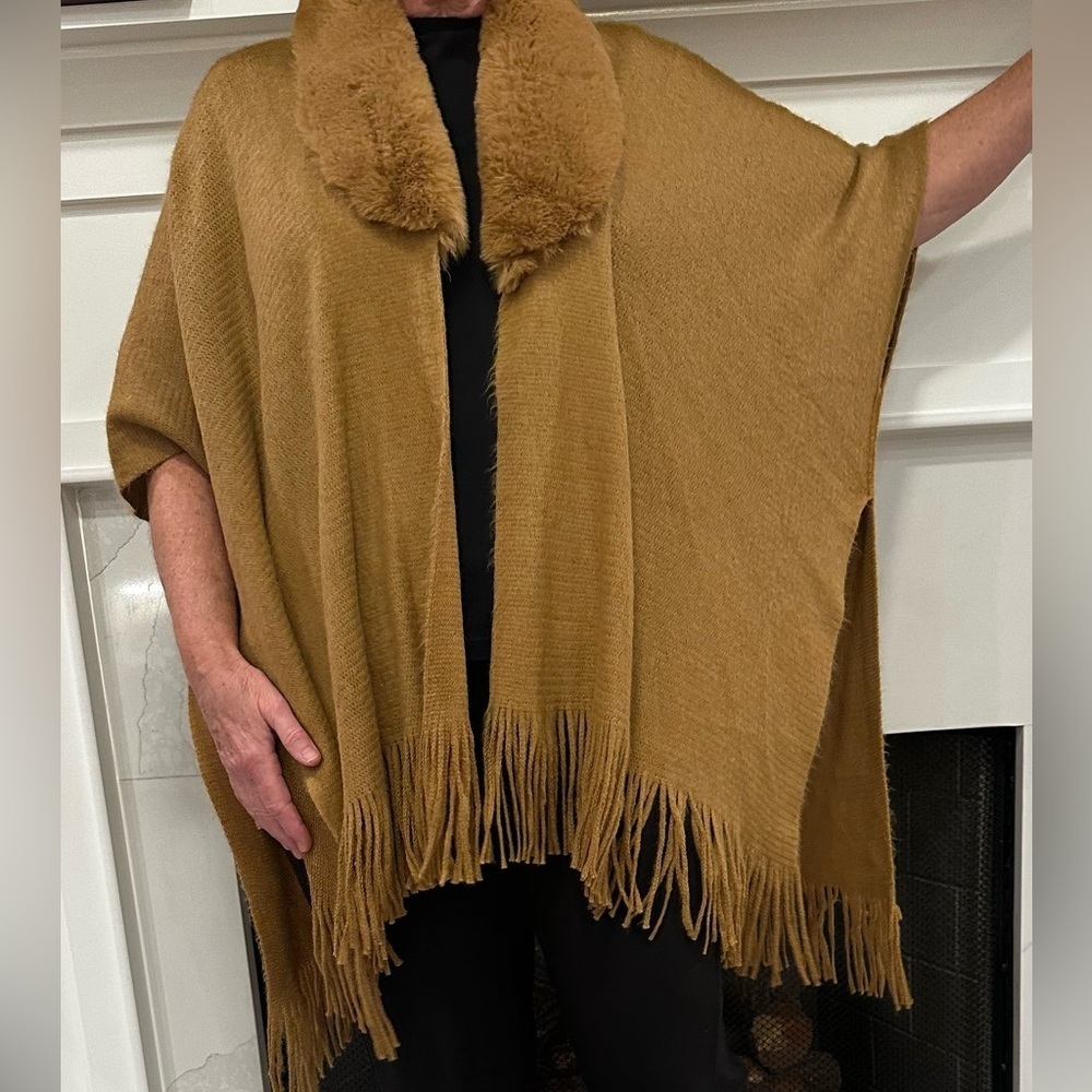 Vince Camuto Faux Fur Collar Camel color Cape/Poncho, 5” Fringe on Lower Hem